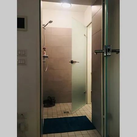 Charming Studio Incl. Parking Around A Park + Lux *
